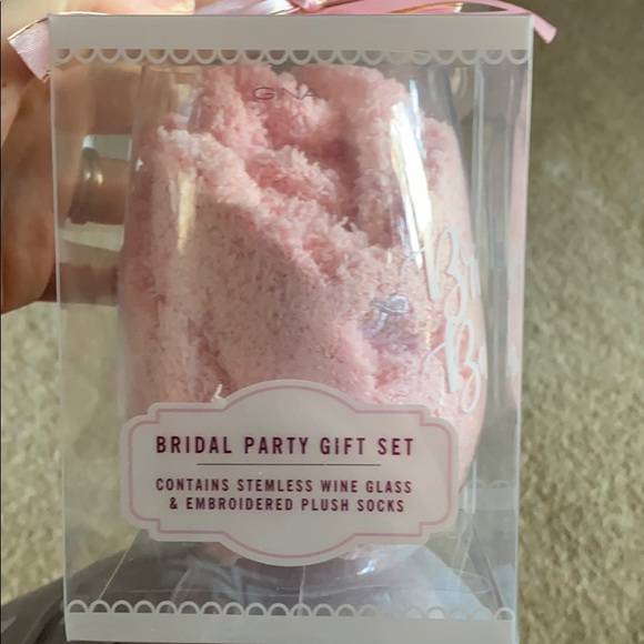 3 Bridal Party Gift Sets, 1 Wife of the Party - Picture 4 of 4